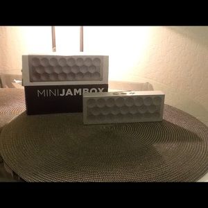 Mini jam box